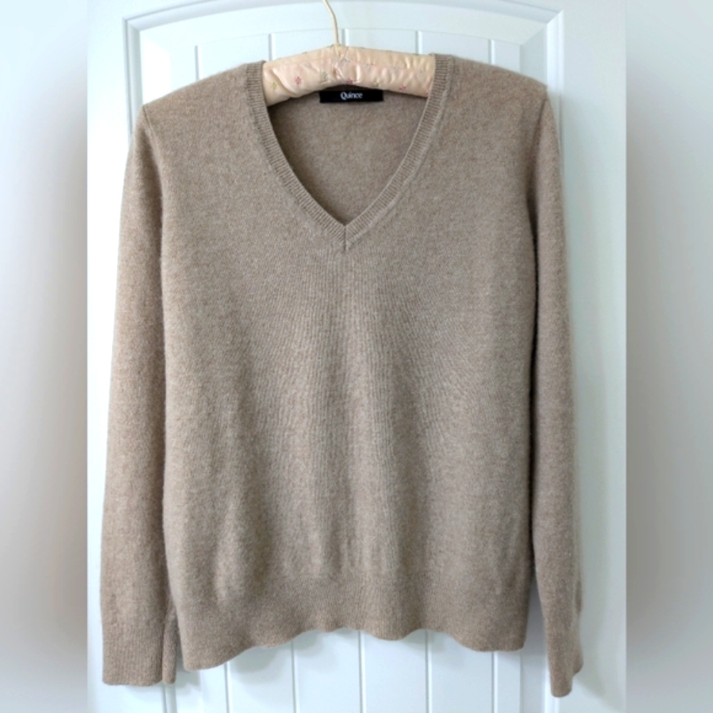 Quince Mongolian Cashmere V-Neck Sweater-Oatmeal/Size L